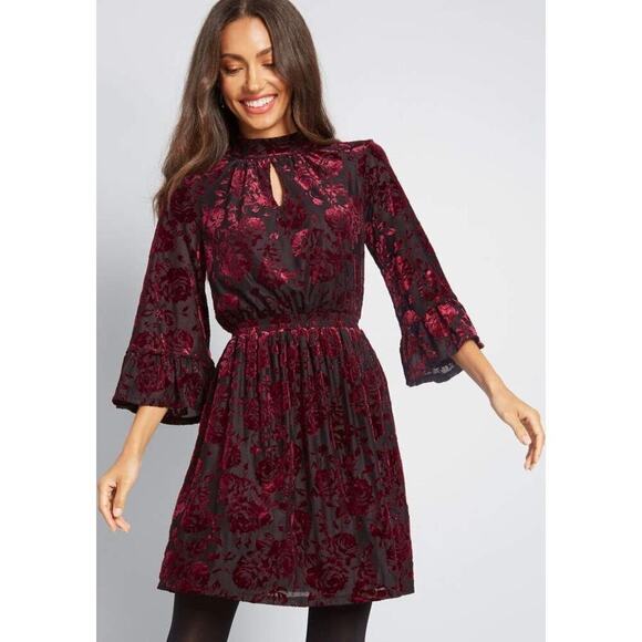 Modcloth Women's Very Visionary Mock Neck Burnout Velvet Dress Burgundy Medium - Picture 1 of 12